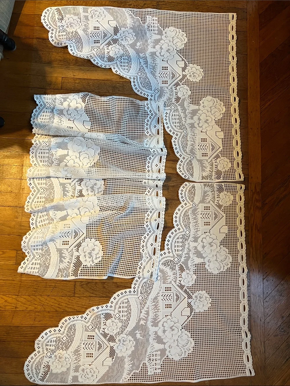 Ivory set of four jabots and one straight curtain set in houses and trees patten